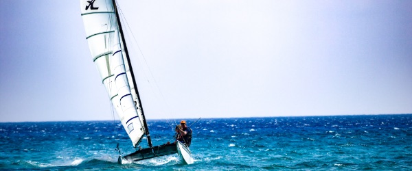 Catamaran-spinout-stage-location-hyeres-giens-var-france-french-riviera-almanarre-toulon